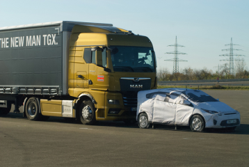 Mit einer neue UN-Regelung zu Lkw-Notbremsassistenzsystemen werden die Anforderungen an dieses System deutlich erhöht und damit an den Stand der Technik angepasst (Bild: BASt)