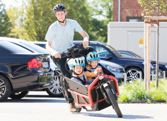 Fast ein Drittel aller Personen schützte sich 2021 beim Radfahren mit einem Helm (Bild: BASt/BILDKRAFTWERK/Jürgen Schulzki)