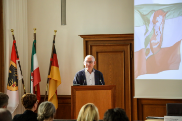 Regierungspräsident Heinrich Böckelühr bei der Auftaktveranstaltung (Foto: Bezirksregierung Arnsberg)