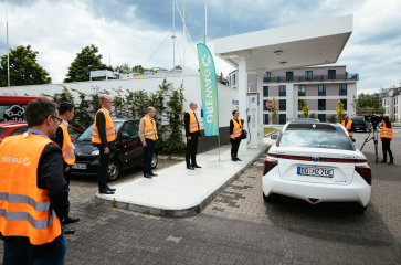 Wasserstofffahrzeuge ergänzen Fuhrpark von DREWAG und ENSO