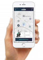 Coup bietet app-gesteuerten Sharing-Dienst für eScooter Zentrales Steuerungselement von Coup ist die zugehörige App. Über sie lassen sich die eScooter intuitiv finden, reservieren und bezahlen. Auch das Öffnen des Helmfachs und das Starten erfolgen per Sm