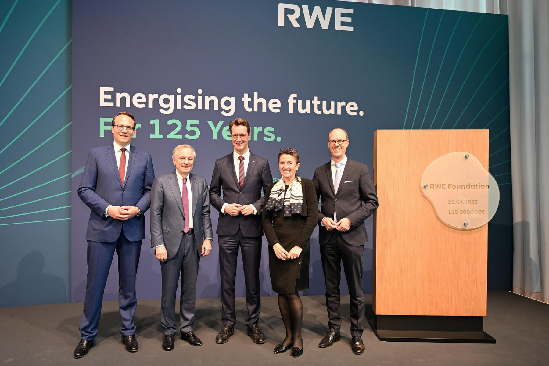 125 Jahre voller Energie: RWE feiert Jubiläum und bekräftigt gesellschaftliches Engagement durch die Gründung einer neuen Stiftung