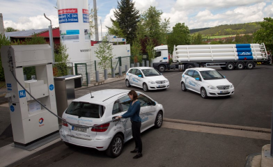 Deutschlands erste Wasserstoff-Tankstelle an der Autobahn eröffnet - Image