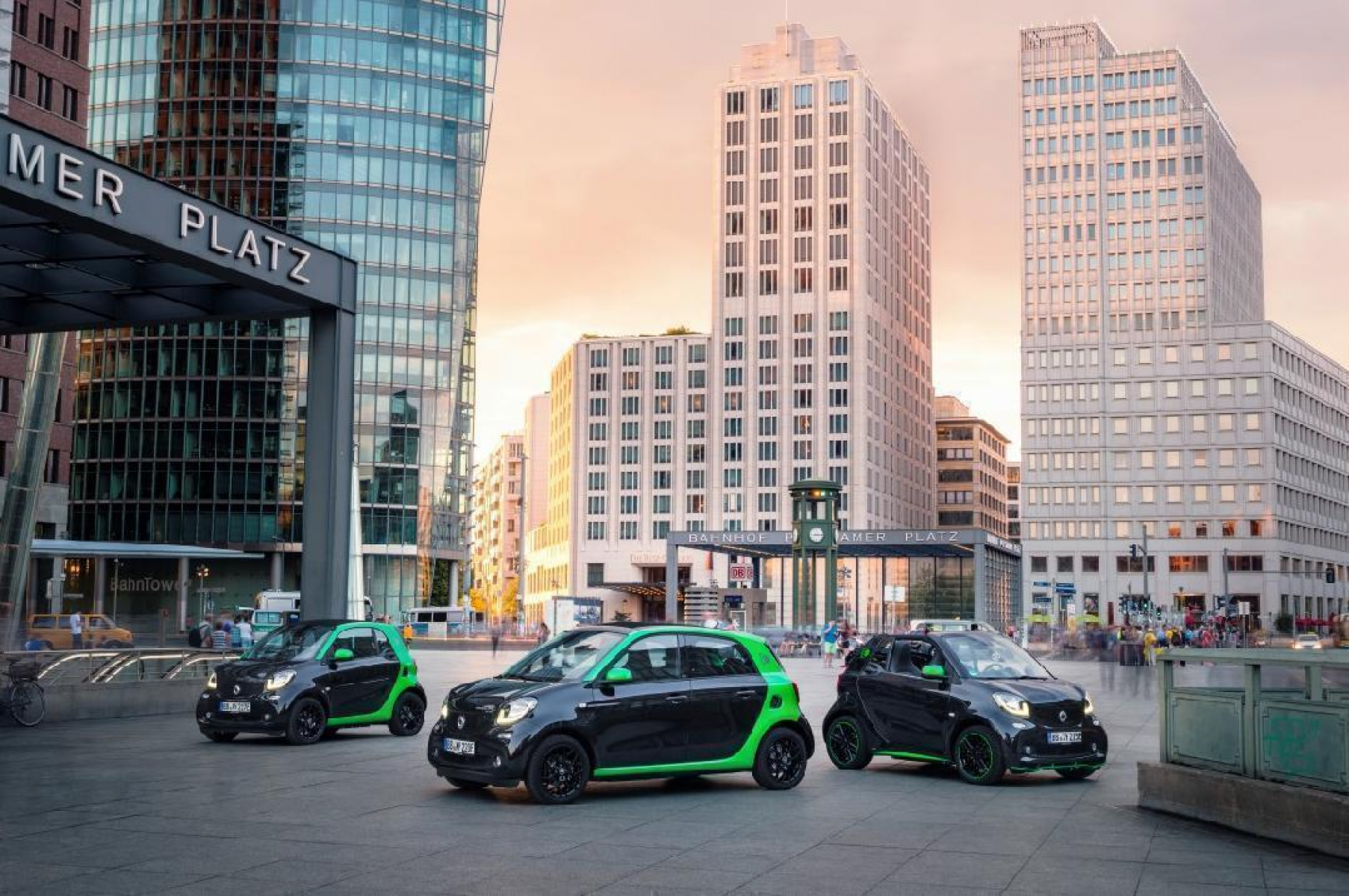 Weltpremiere für die vierte Generation smart electric drive