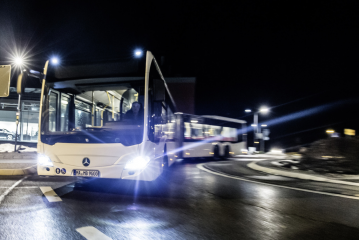 Strahlende Gesichter bei Daimler Buses