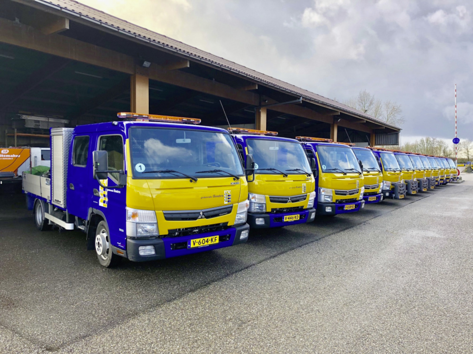 Zwölf FUSO Canter für die niederländische Gemeinde Houten