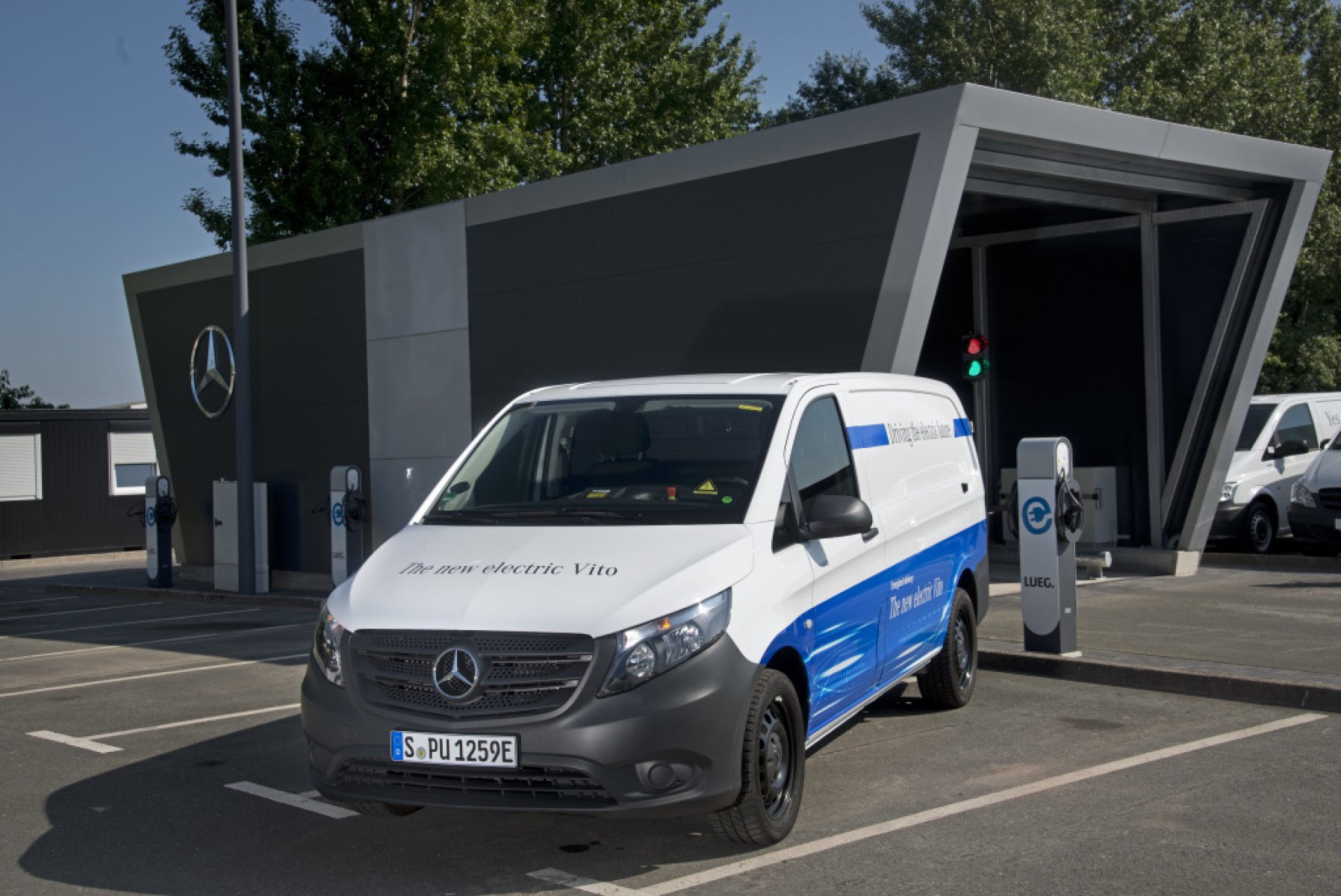 Mercedes-Benz Vans und Partner starten integrierte Mobilitätslösung in Bochum