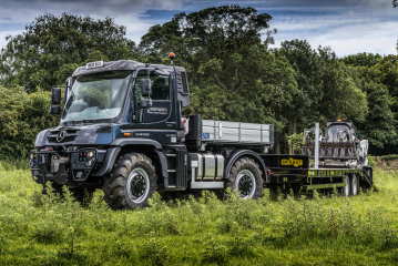 Wirtschaftliche Umweltpflege mit Unimog U 430 - Image