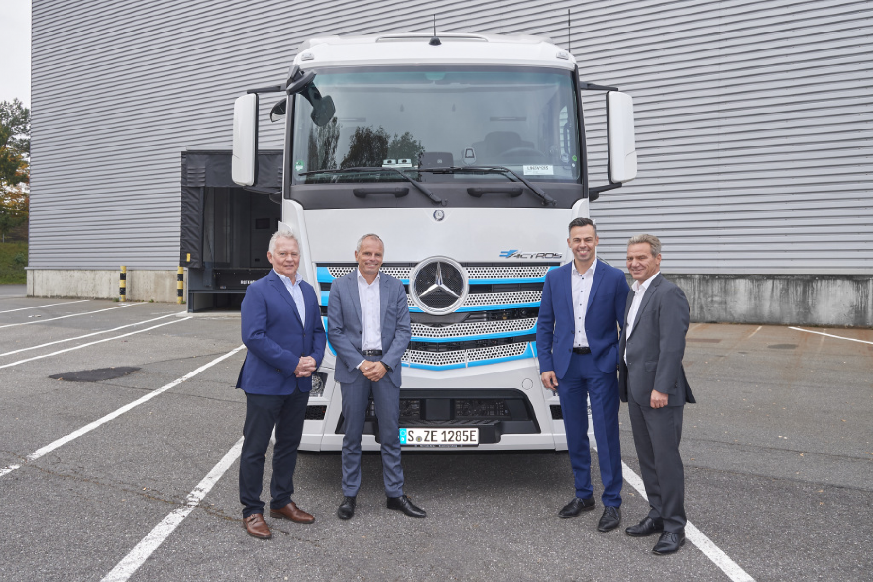 Vollelektrischer Mercedes-Benz Lkw für den schweren Verteilerverkehr