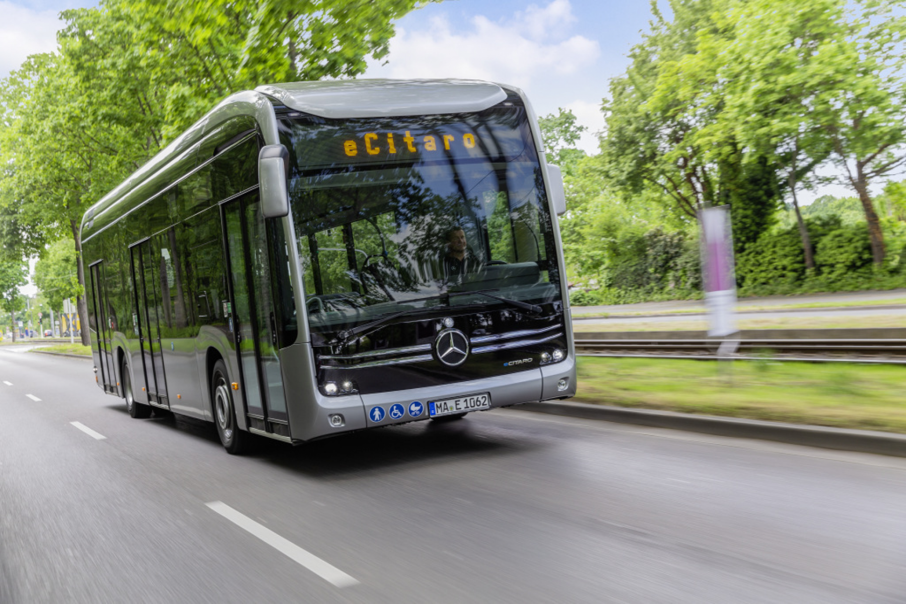 Hightech-Stadtbus für SWEG: 