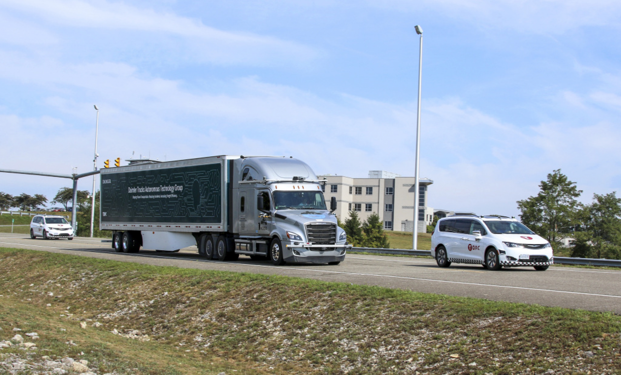 Daimler Trucks und Torc Robotics weiten Erprobung automatisierter Lkw auf US-Highways aus