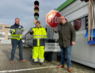 Digitale Verkehrsampel zeigt aktuelle Auslastung am Recyclinghof GMHütte an