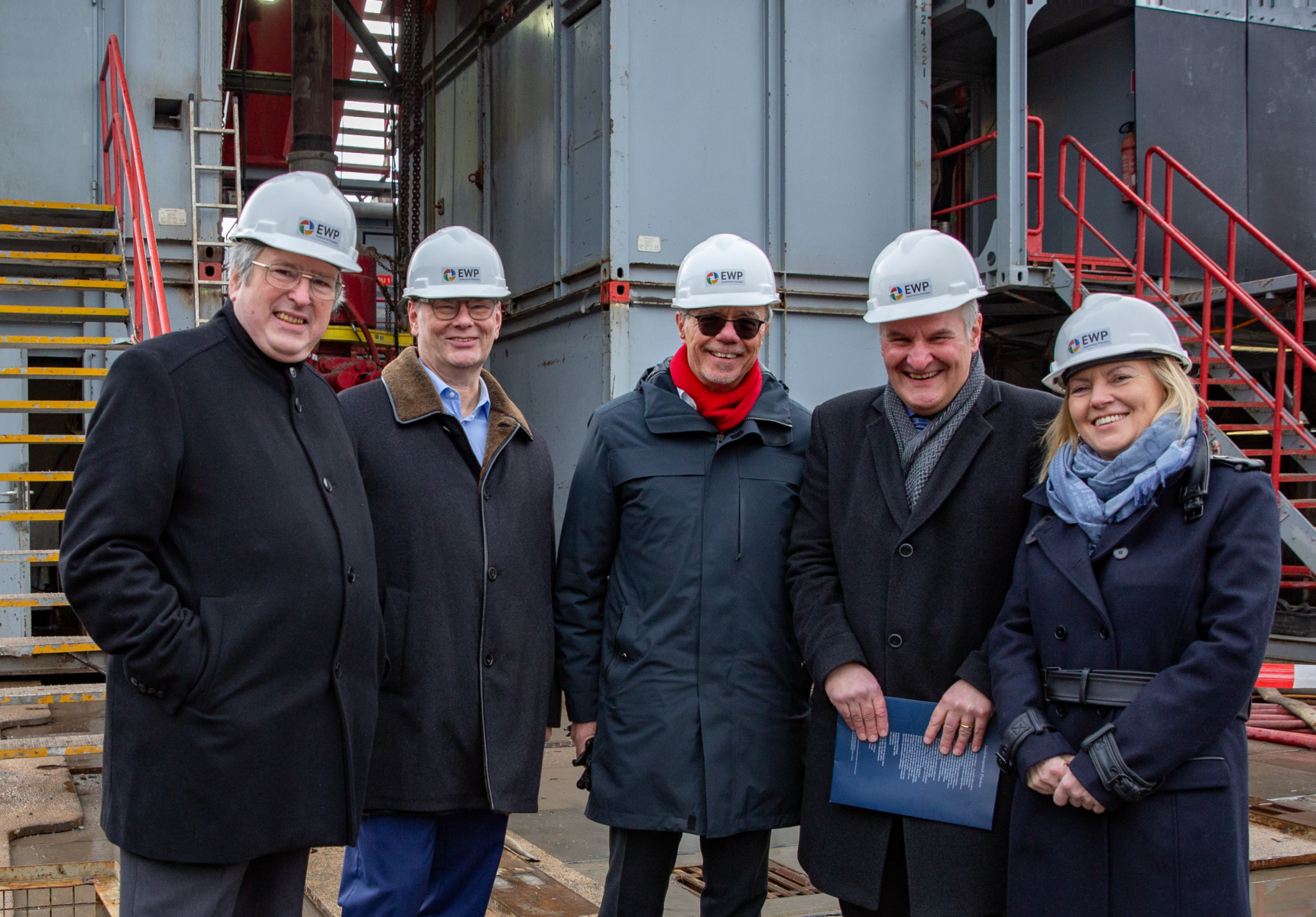 (v.l.) Prof. Dr.-Ing. Jörg Steinbach (Minister für Wirtschaft, Arbeit und Energie des Landes Brandenburg), Eckard Veil (Geschäftsführer EWP), Burkhard Exner (Bürgermeister und Beigeordneter der Landeshauptstadt Potsdam für Finanzen, Investitionen und Cont