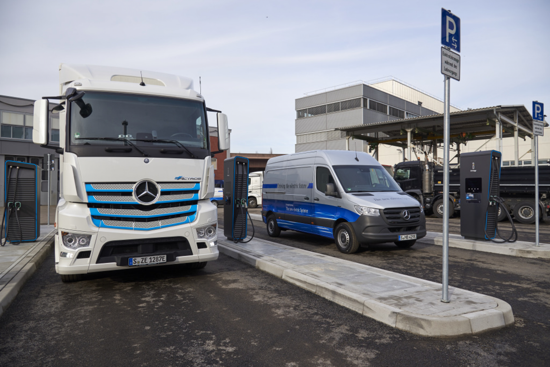 Daimler eröffnet neuen Ladepark für elektrische Nutzfahrzeuge