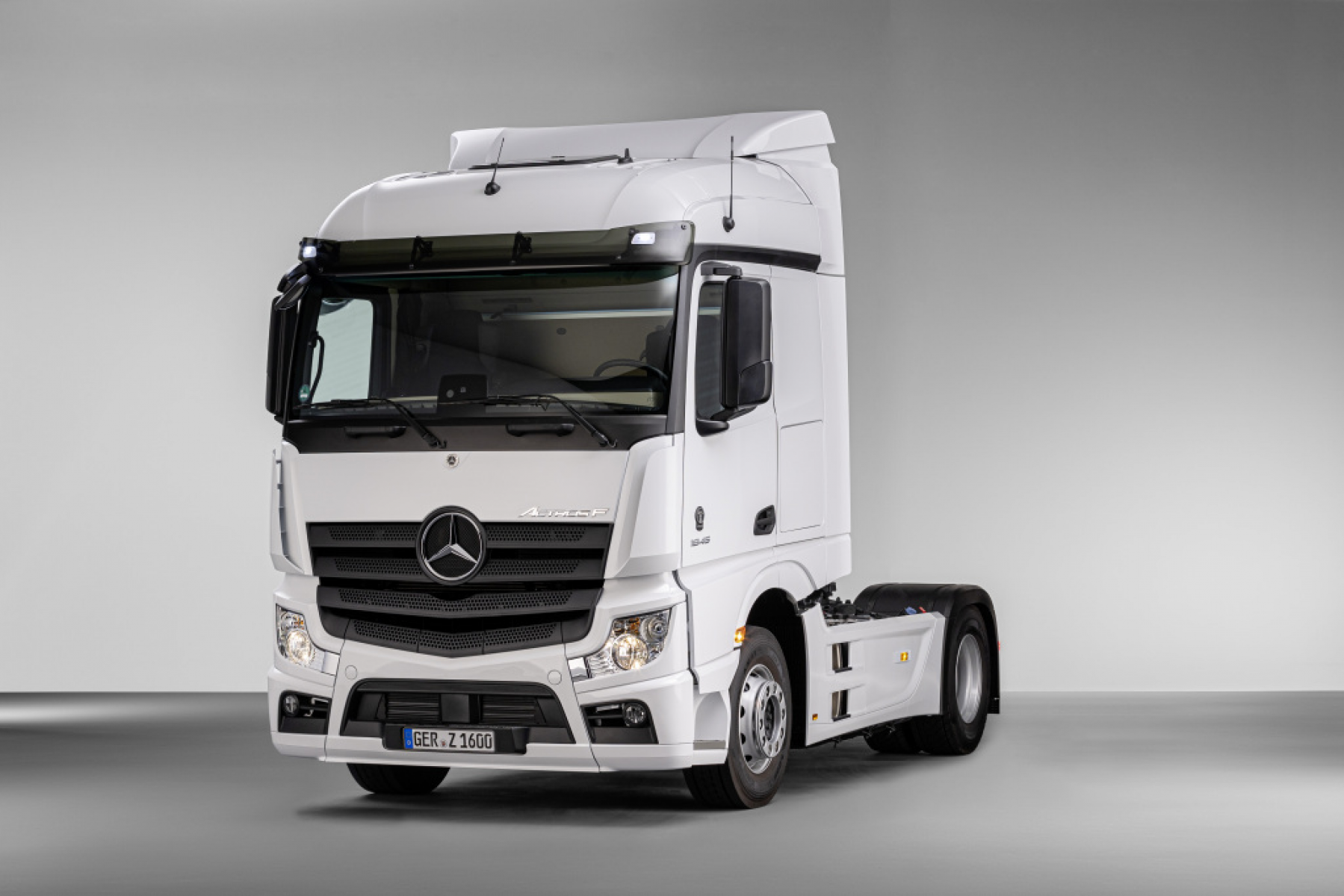 Mercedes-Benz Trucks erschließt sich mit zwei Modellen neue Zielgruppen