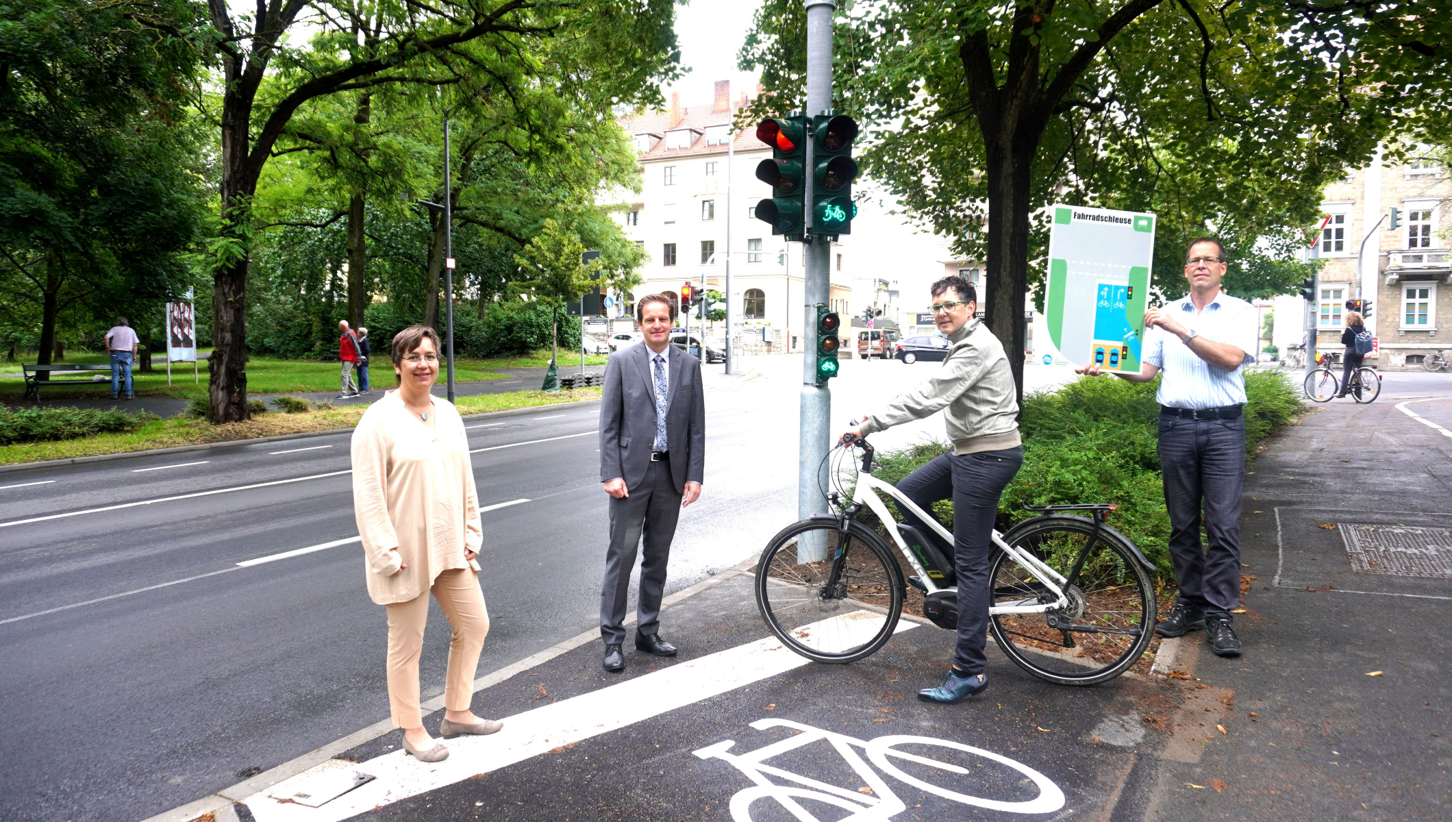 Die erste Fahrradschleuse ist in Würzburg in Betrieb gegangen