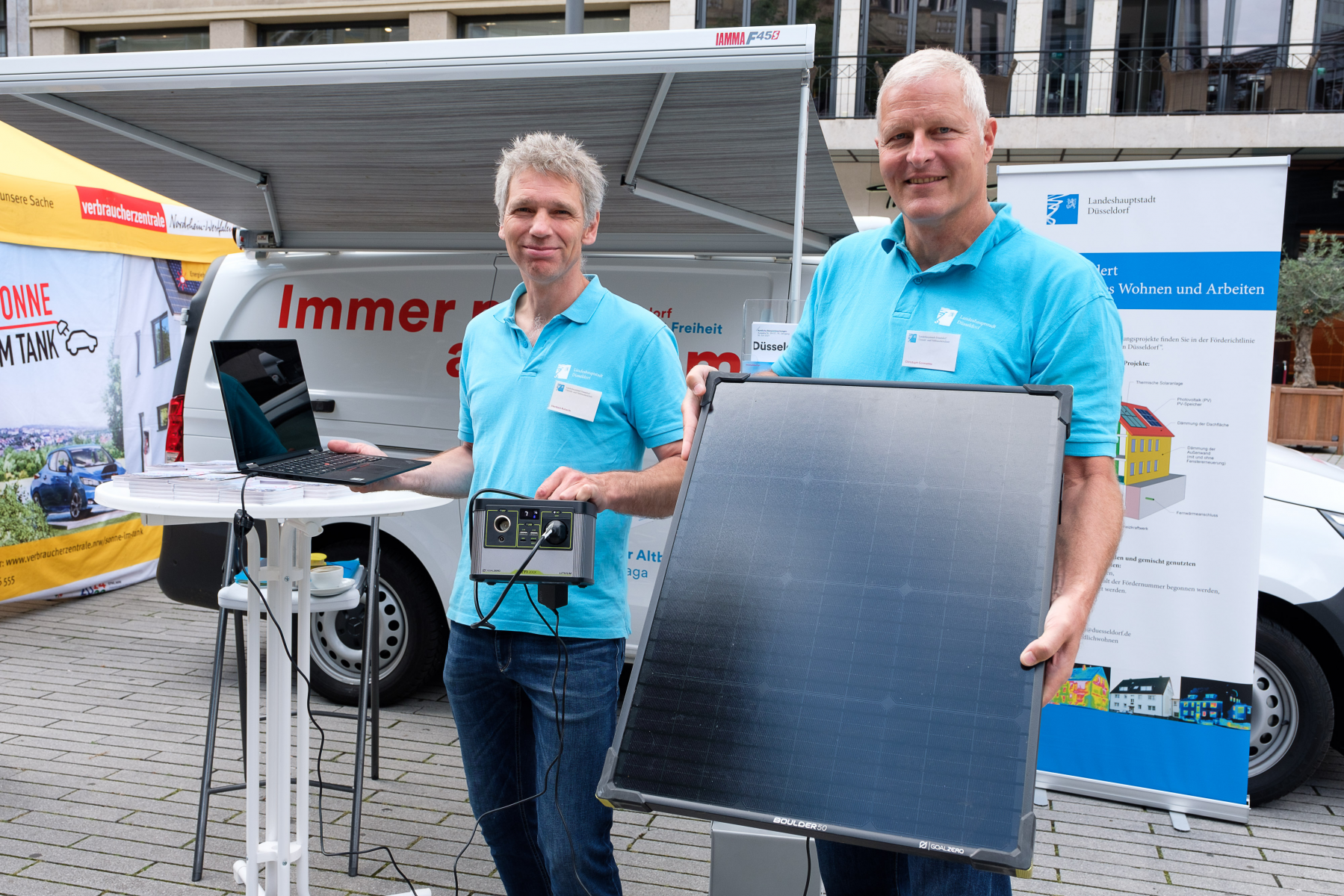 Heribert Rubarth (links) und Christoph Gormanns vom Klimamobil sind auch 2023 unterwegs © Archivfoto: Landeshauptstadt Düsseldorf, Uwe Schaffmeister