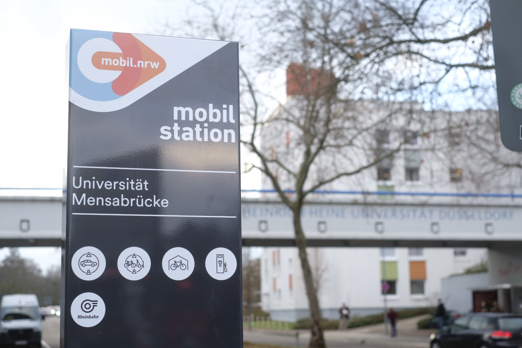 Gleich zwei neue Mobilitätsstationen sind an der Universität entstanden - hier ein Bild von der Station an der Mensa © Connected Mobility Düsseldorf