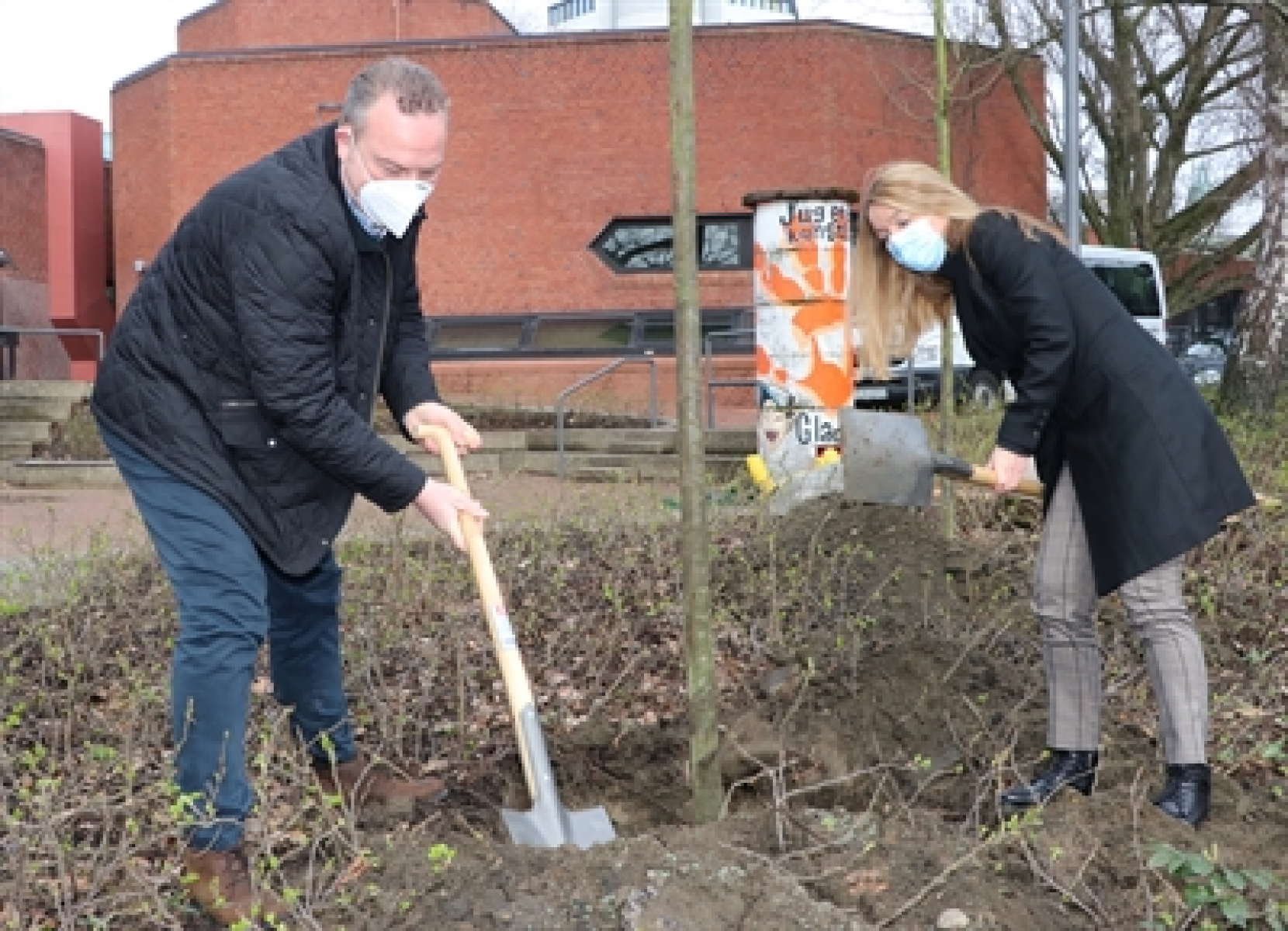 Baumpflanzaktion wirbt für Klimakonferenz