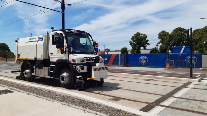 Spezialist und Universaltalent: Mercedes-Benz Unimog demonstriert zur InnoTrans seine Leistungsfähigkeit - Image