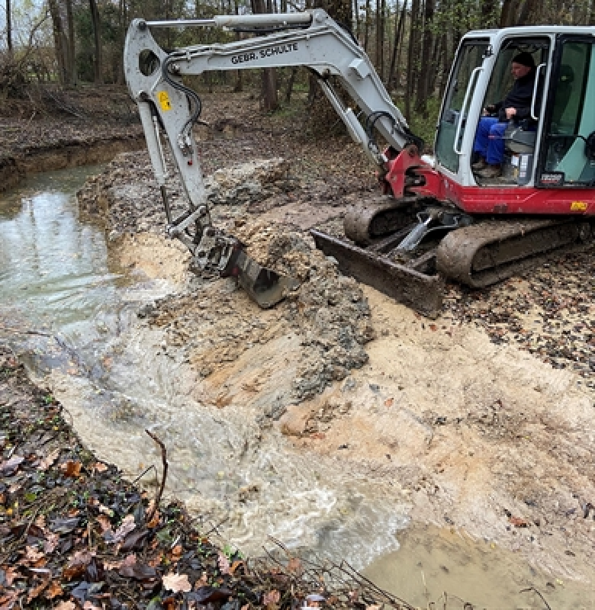 Wasserwirtschaft flutet neue Ahse-Trasse im Kreis Soest