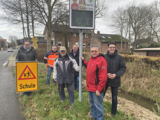 Daumen hoch für rücksichtsvolle Verkehrsteilnehmer in Altenbruch - Image