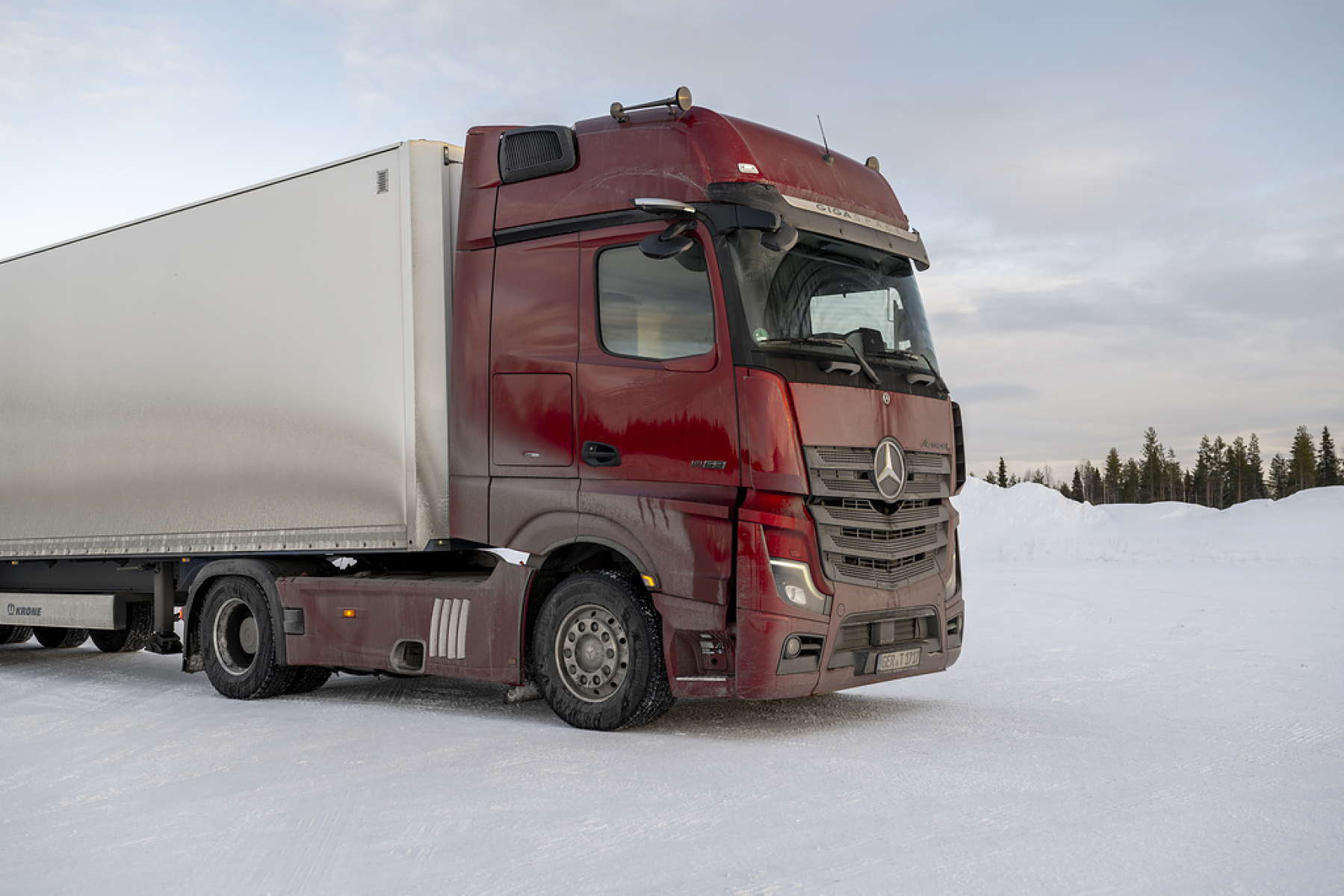 Mercedes-Benz Trucks testet in Finnland Elektro-Lkw