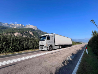 Prototyp des eActros 600 fährt mit 40 Tonnen ohne Zwischenladen 530 Kilometer von Stuttgart nach Südtirol - Image