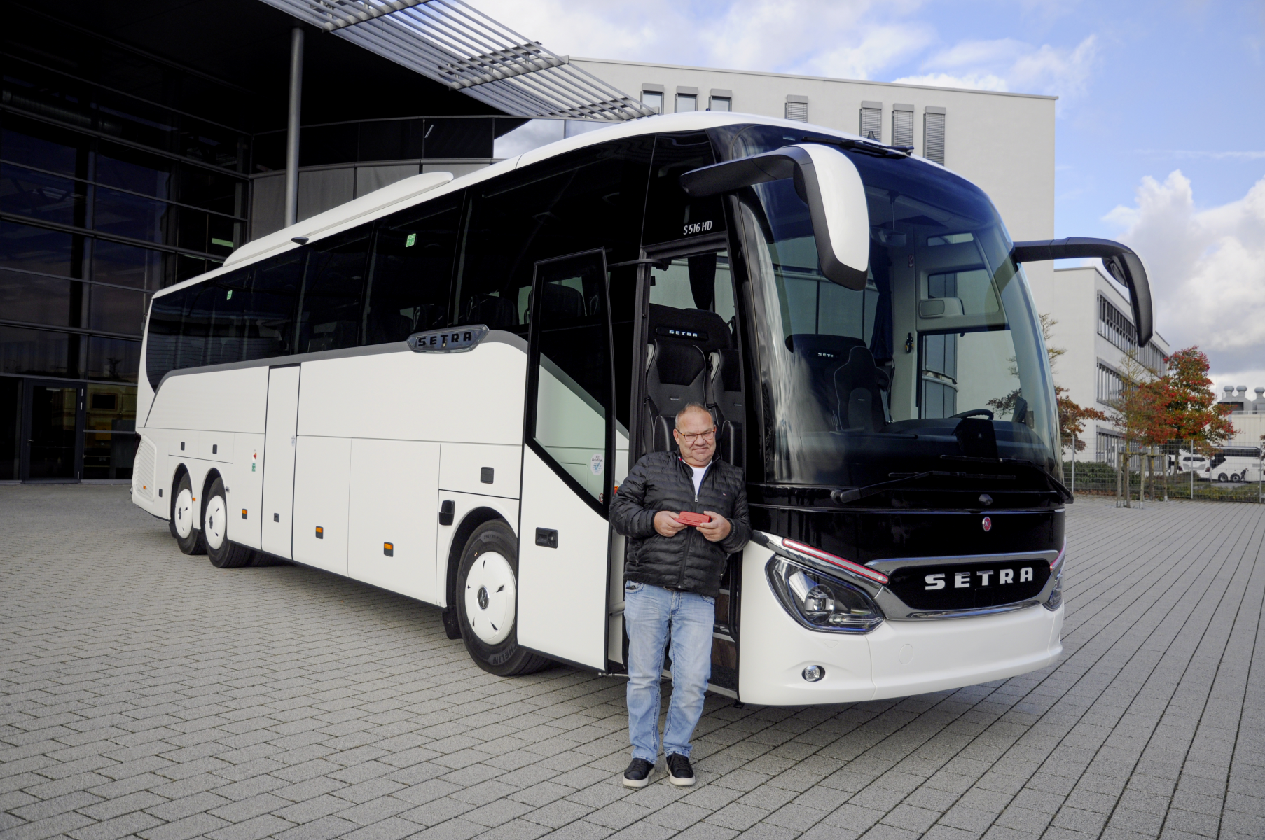 10.000ster Setra Reisebus der Baureihe 500 am Start