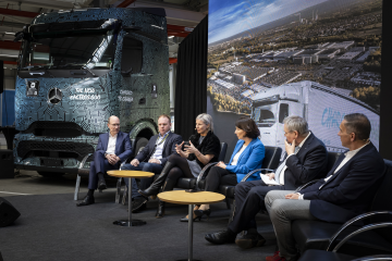 Höhepunkt des Jubiläumsjahres im Mercedes-Benz Werk Wörth: 60 Jahre Tradition – Transformation – Zukunft