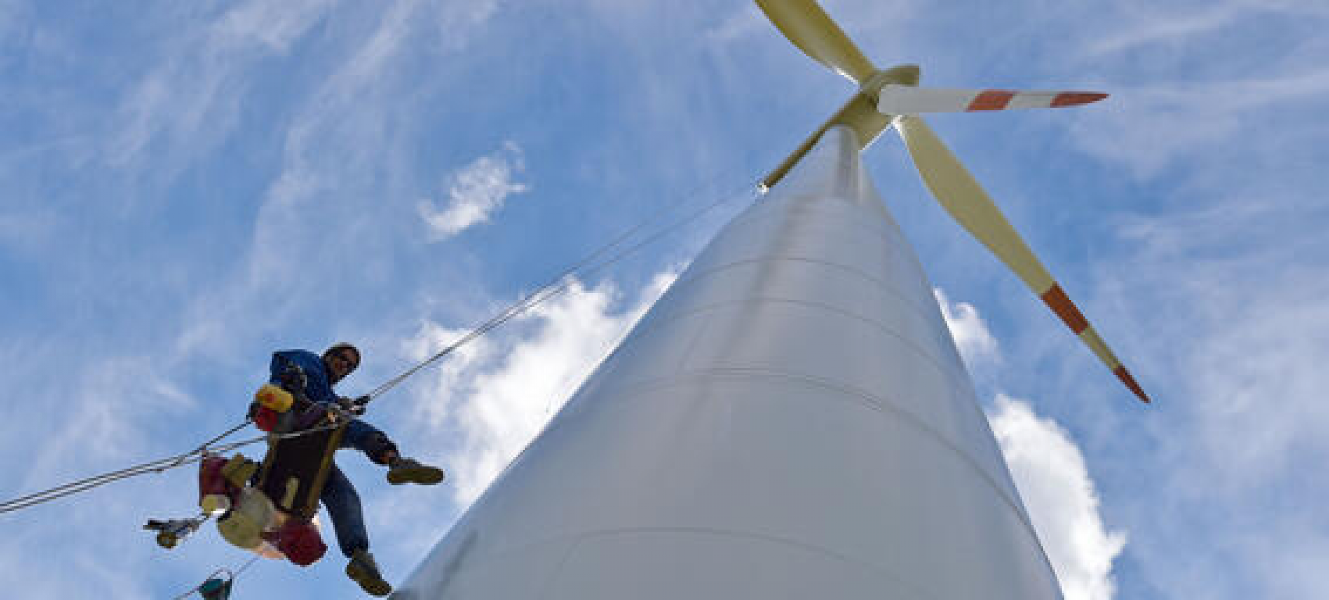 Windindustrie braucht schnellere Verfahren und bessere Arbeitsbedingungen, um notwendigen Ausbau stemmen zu können