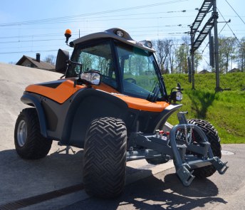 Sechs Aebi Terratrac in Orange für Niedersachsen