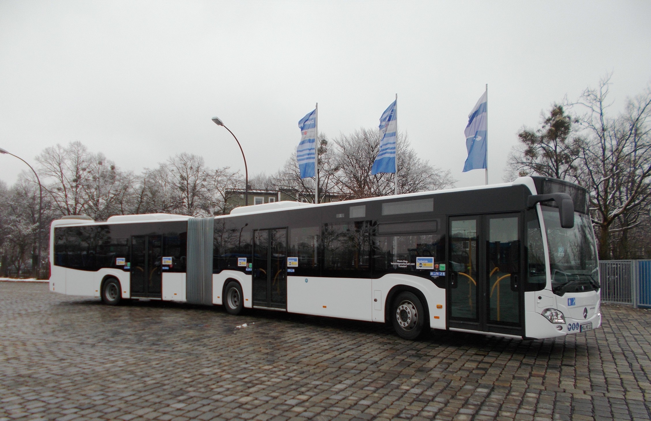 SWM/MVG testen einen Gelenkbus mit „Booster“ 