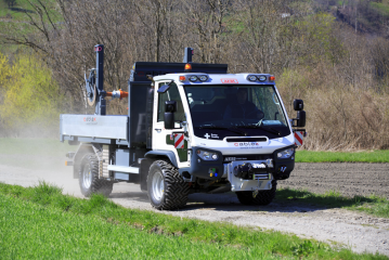 Aebi VT450 Vario Transporter mit Multifunktions-Spezialaufbau für cablex - Image