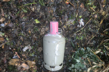 Eine 6-Kilogramm-Gasflasche gelangte über eine Biotonne in ein Müllsammelfahrzeug des AWB. Foto: Stadt Oldenburg