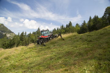 Aebi TT211 mit Doppelmessermähwerk – schonend und sauber