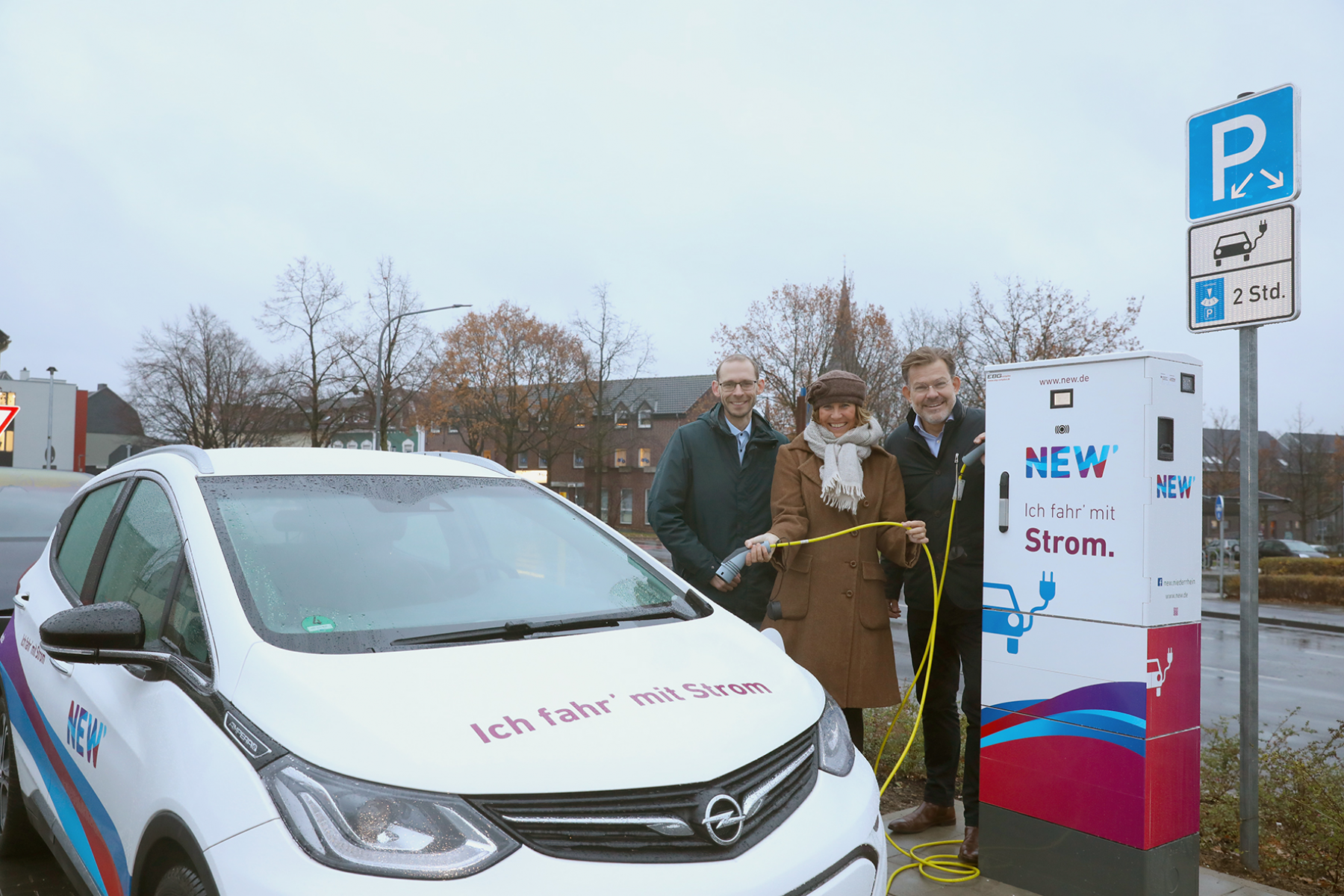 NEW nimmt drei öffentliche E-Ladesäulen in Viersen, Dülken und Süchteln in Betrieb