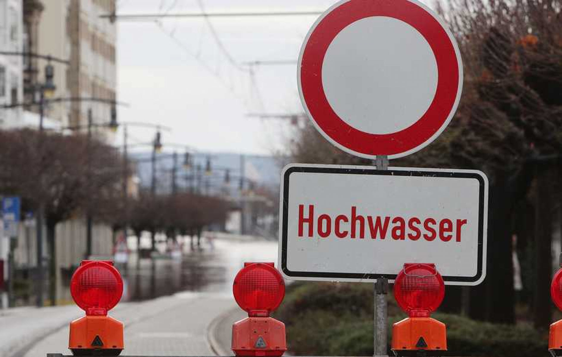 SWB Bus und Bahn bereiten sich auf Hochwasser vor