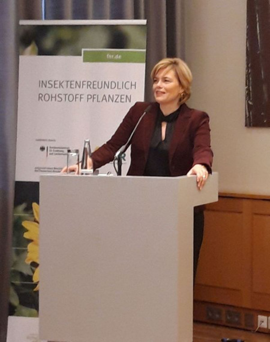 Bundesministerin Klöckner übergibt 5,6 Millionen Euro für Projekte zum Insektenschutz