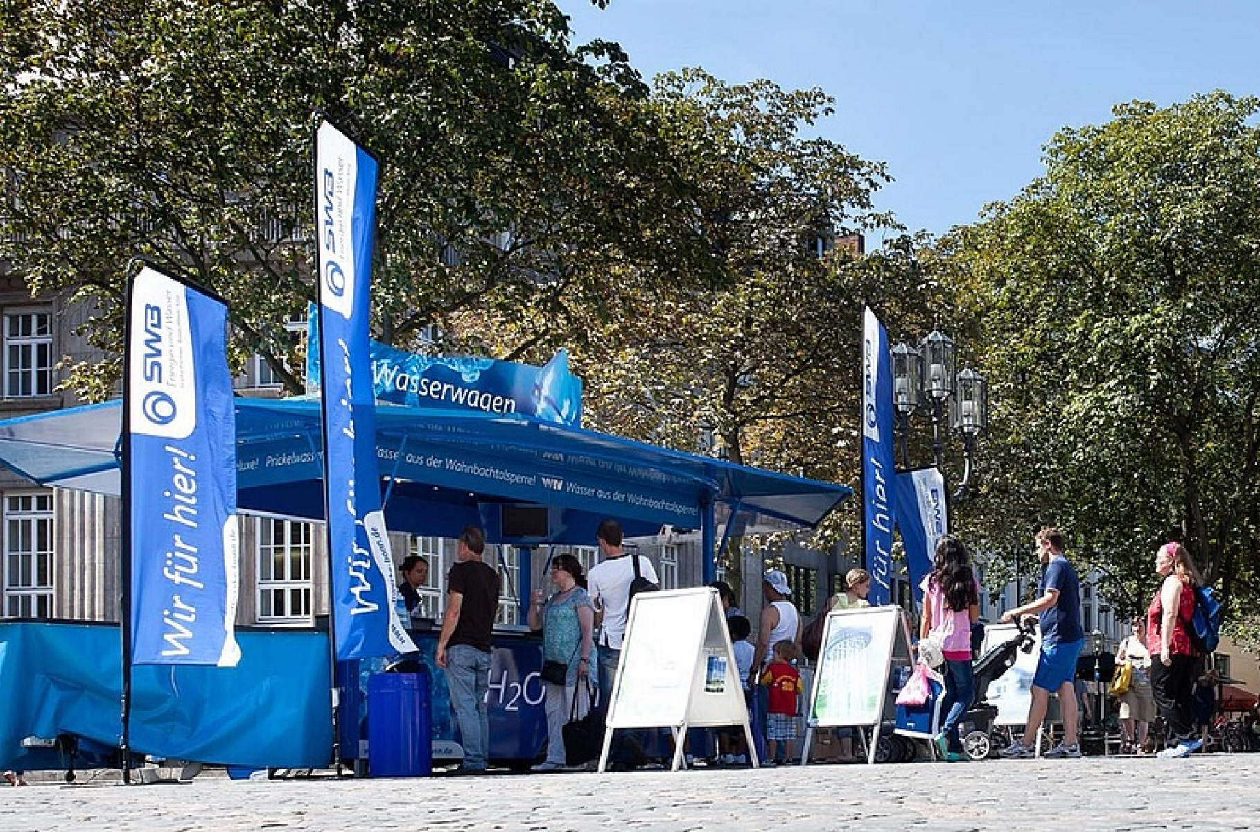 Zum Weltwassertag startet der Trinkwasserausschank am SWB-Wasserwagen