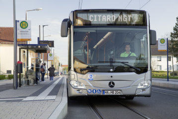 Städtische Verkehrsgesellschaft EMT Madrid ordert 82 Mercedes-Benz Erdgasbusse