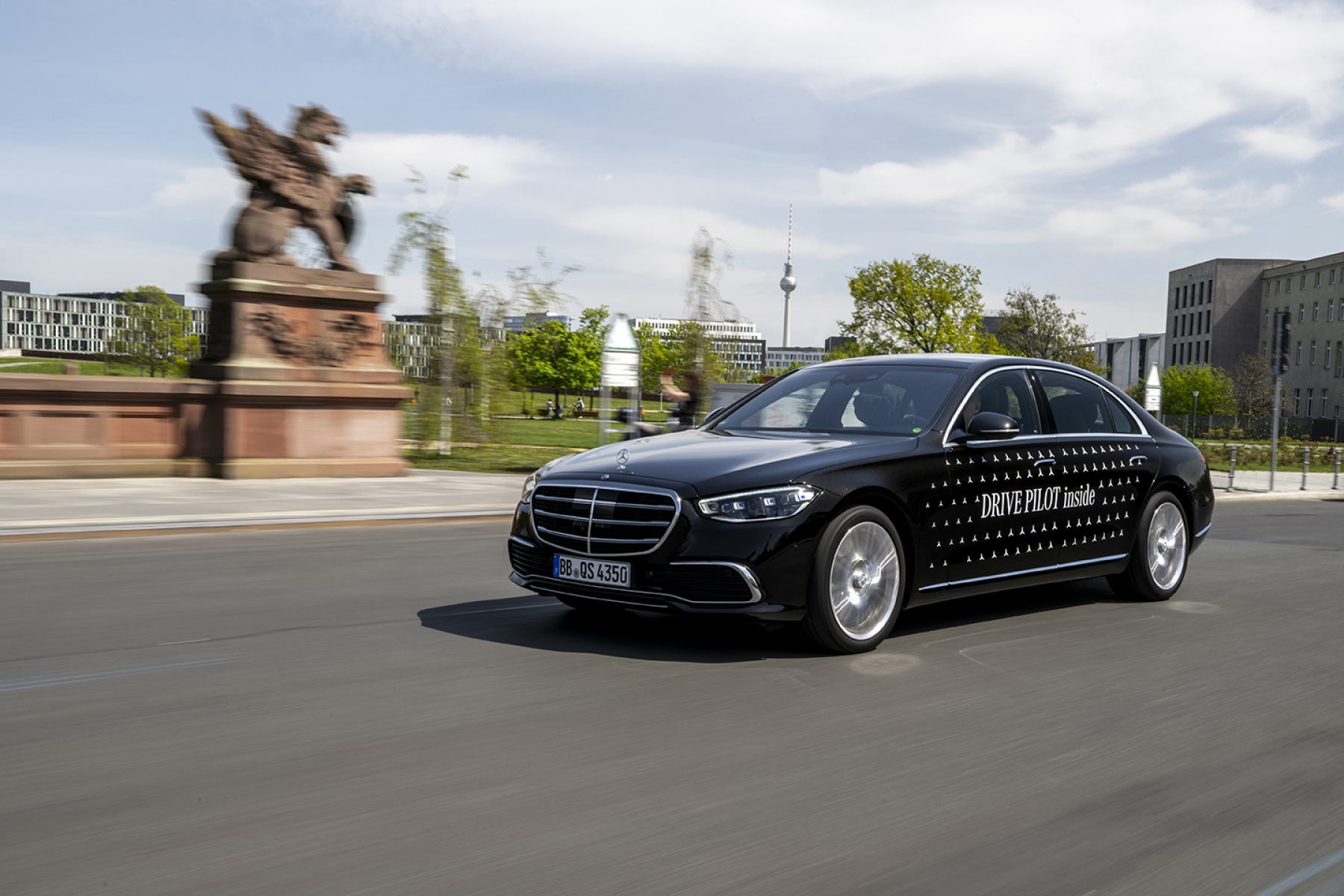 Hochautomatisiertes Fahren mit dem DRIVE PILOT  Mercedes-Benz Group >  Unternehmen > Magazin > Technologie & Innovation