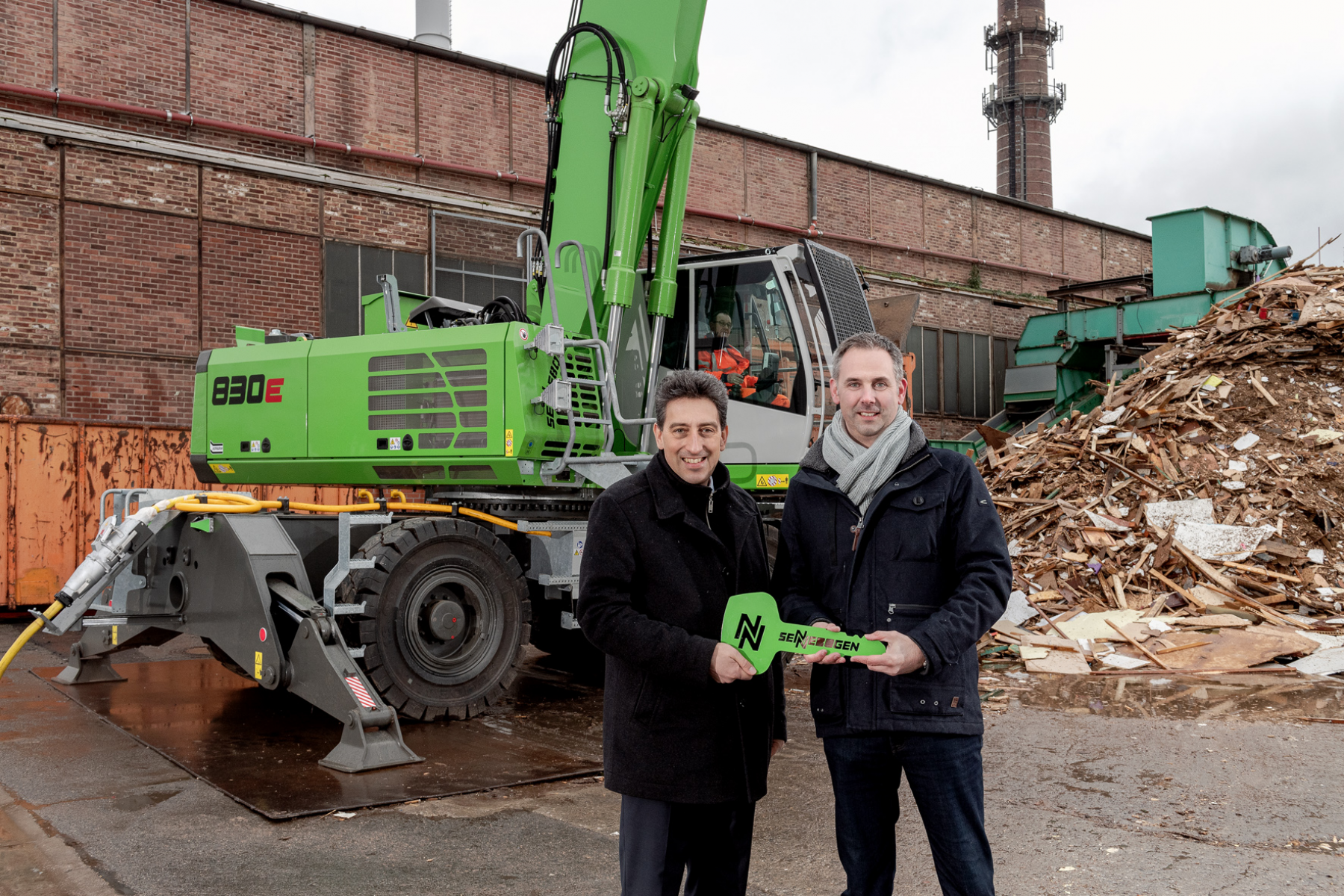 Elektrischer Bagger im Heizkraftwerk Mittelfeld