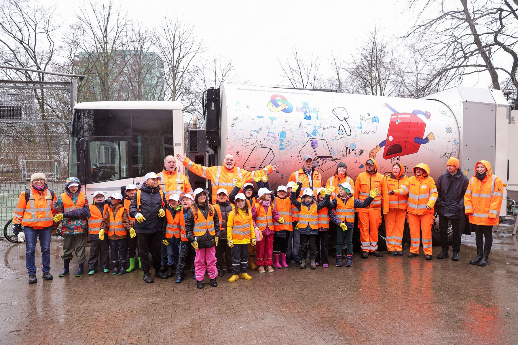 Schulkinder starten den Frühjahrsputz