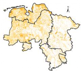 Mittlere Änderung der Grundwasserneubildung im Winterhalbjahr (links) und im Sommerhalbjahr (rechts) für die „Ferne Zukunft“ (2071-2100).