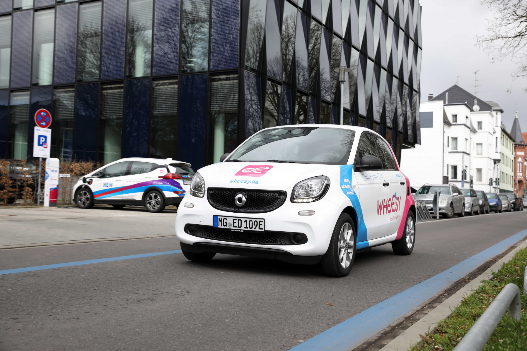 NEW lädt zum Aktionstag Elektromobilität auf den Rheydter Marktplatz in Mönchengladbach