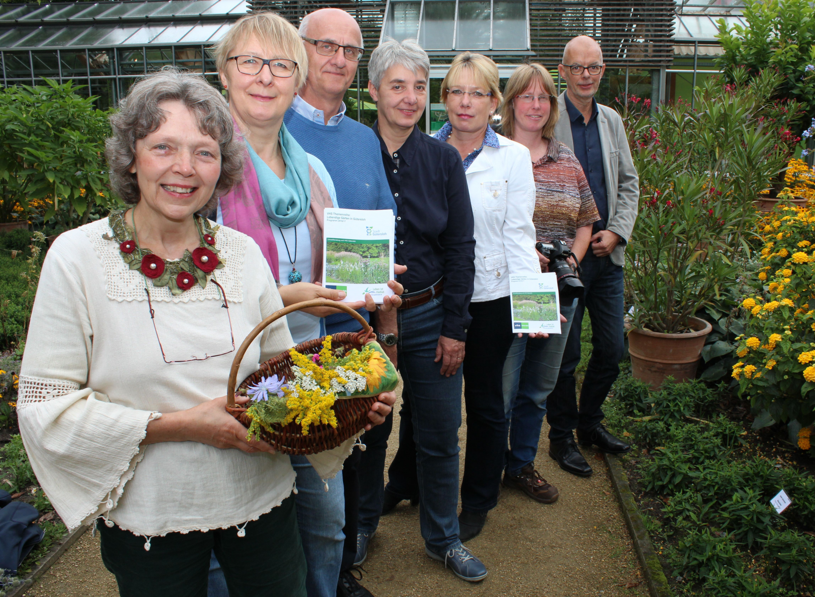 Blumen und Bienen, Pflanzen und Wildkräuterküche