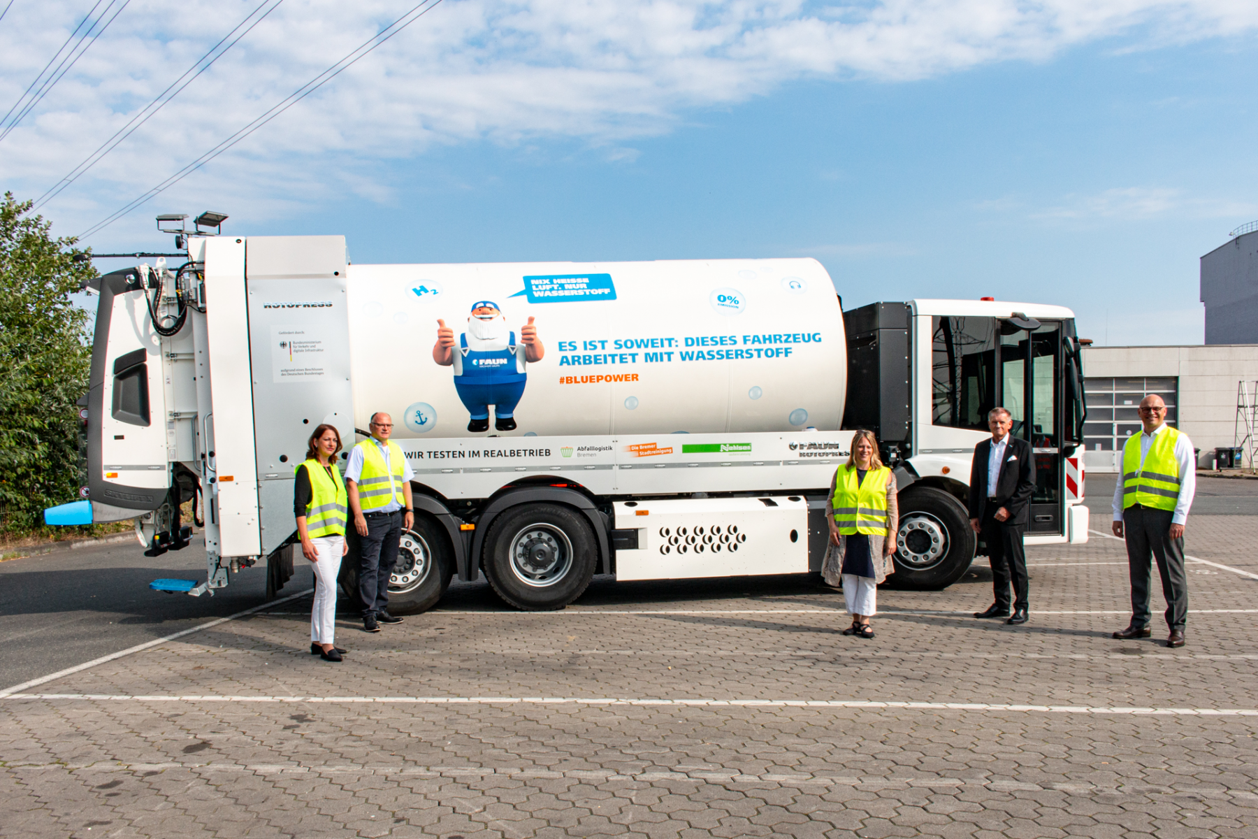 Erstes wasserstoffbetriebenes Entsorgungsfahrzeug in Bremen im Einsatz      