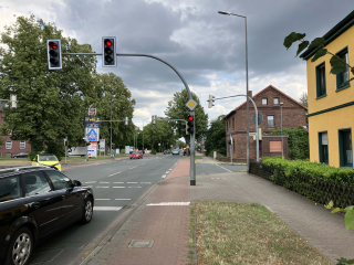 Infos zu Lichtsignalanlagen und rechtsabbiegende Autos