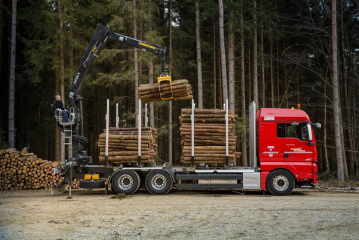 MAN-Lkw, wie hier vom Typ MAN TGX mit dem kraftvollen D38-Motor, sind hervorragend für den Kurzholztransport nutzbar.